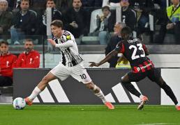 罗马+那(nà)不勒斯均(jūn)上演逆轉(zhuǎn)好戏，两队同分，排名包揽前二