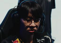 LPL遭遇巨大打击！AL八强首战告负，Faker岩雀封(fēng)神，Hope葬送比赛