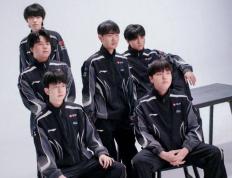 【一竞技1JingJi】LOL：LPL首支至臻全华班诞生 AL新(xīn)教练打脸Tabe
