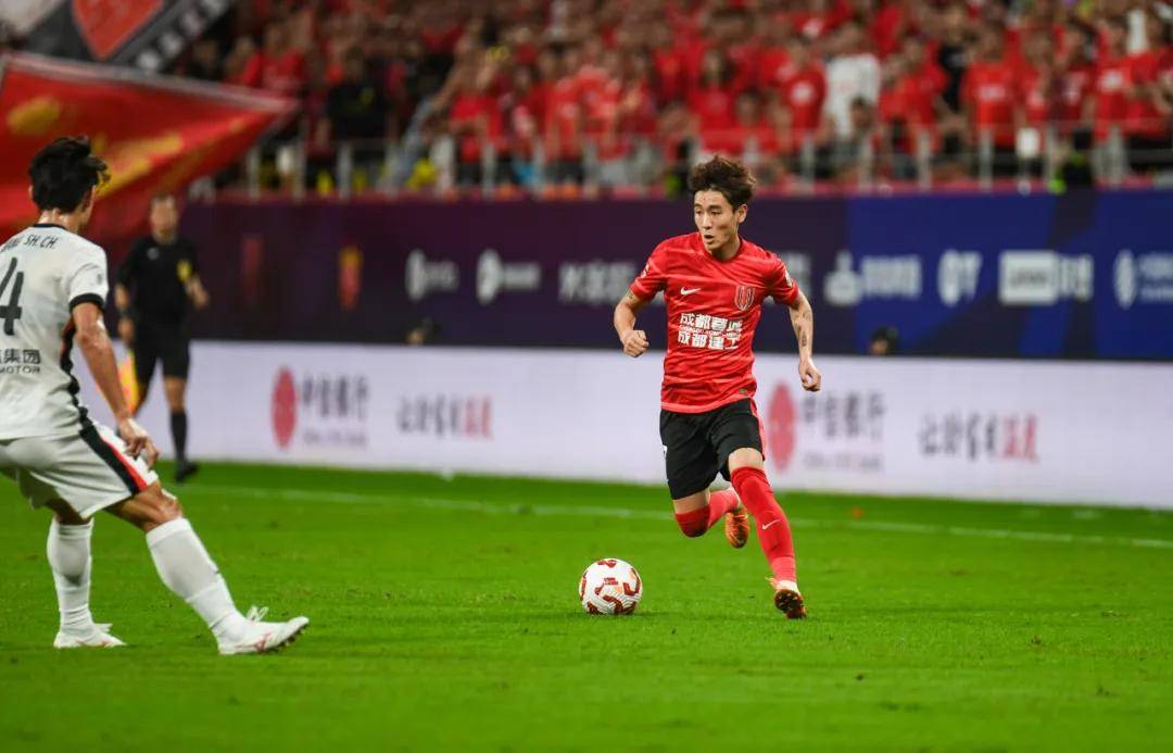 榜首大战，胜！成都蓉城登顶