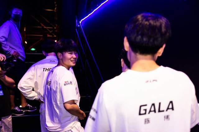 LPL登峰组激战正酣，iG迎战TES忍界大战再启，阿水直麪(miàn)昔日队友！