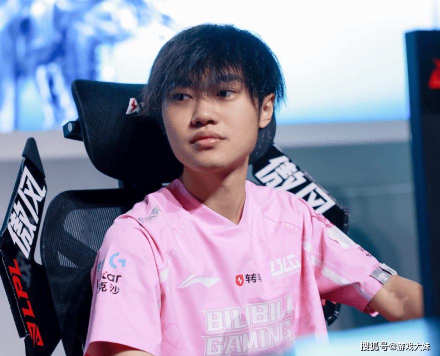解说米勒说出LPL困境，中单选手出现严重斷(duàn)档，新生代实力都很菜