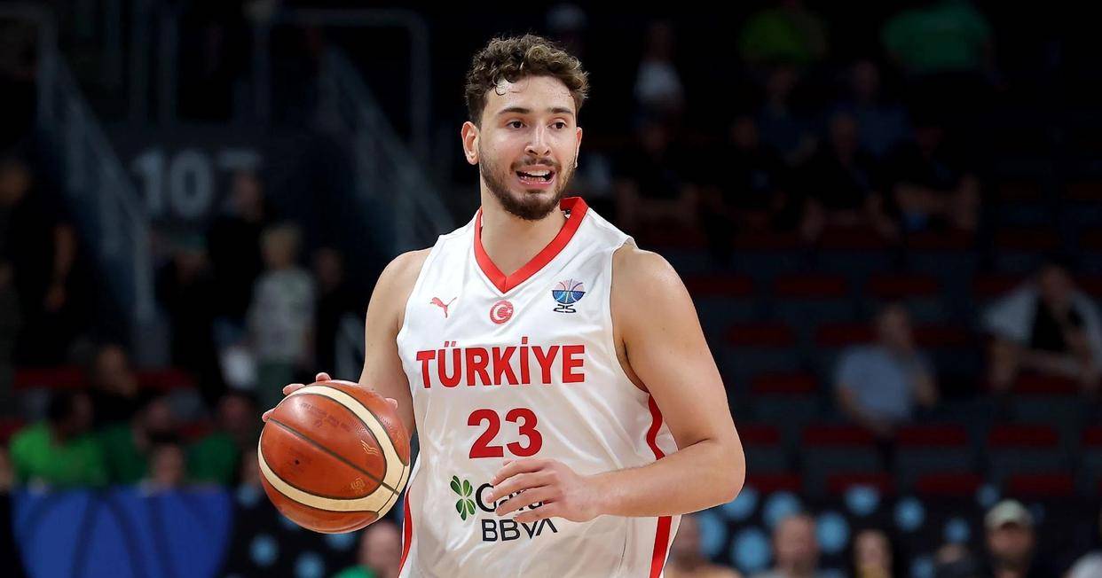 88-83！德(dé)国夺冠(guān)！施罗德(dé)摘得欧锦赛MVP！奇兵拿下总決(jué)赛MVP！