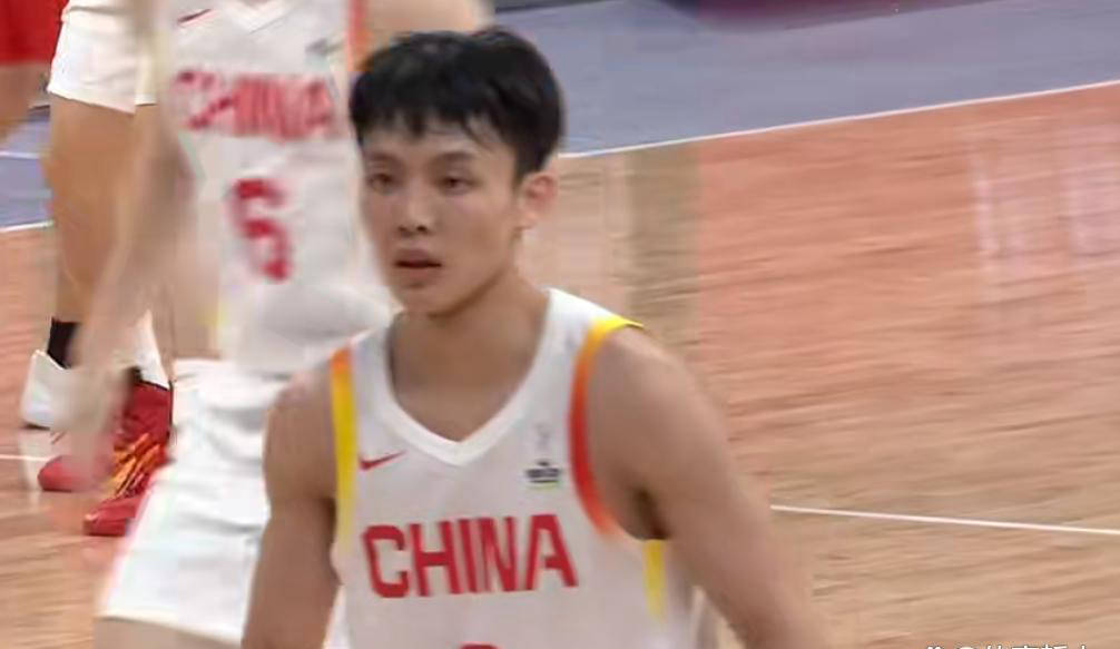 徐杰携女友亮相上海浦东机场,開(kāi)启解说生涯将解说中国男篮比赛