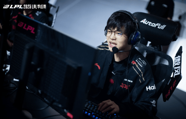 LPL冒泡赛:IG能否逆袭?TES能否保住优势?