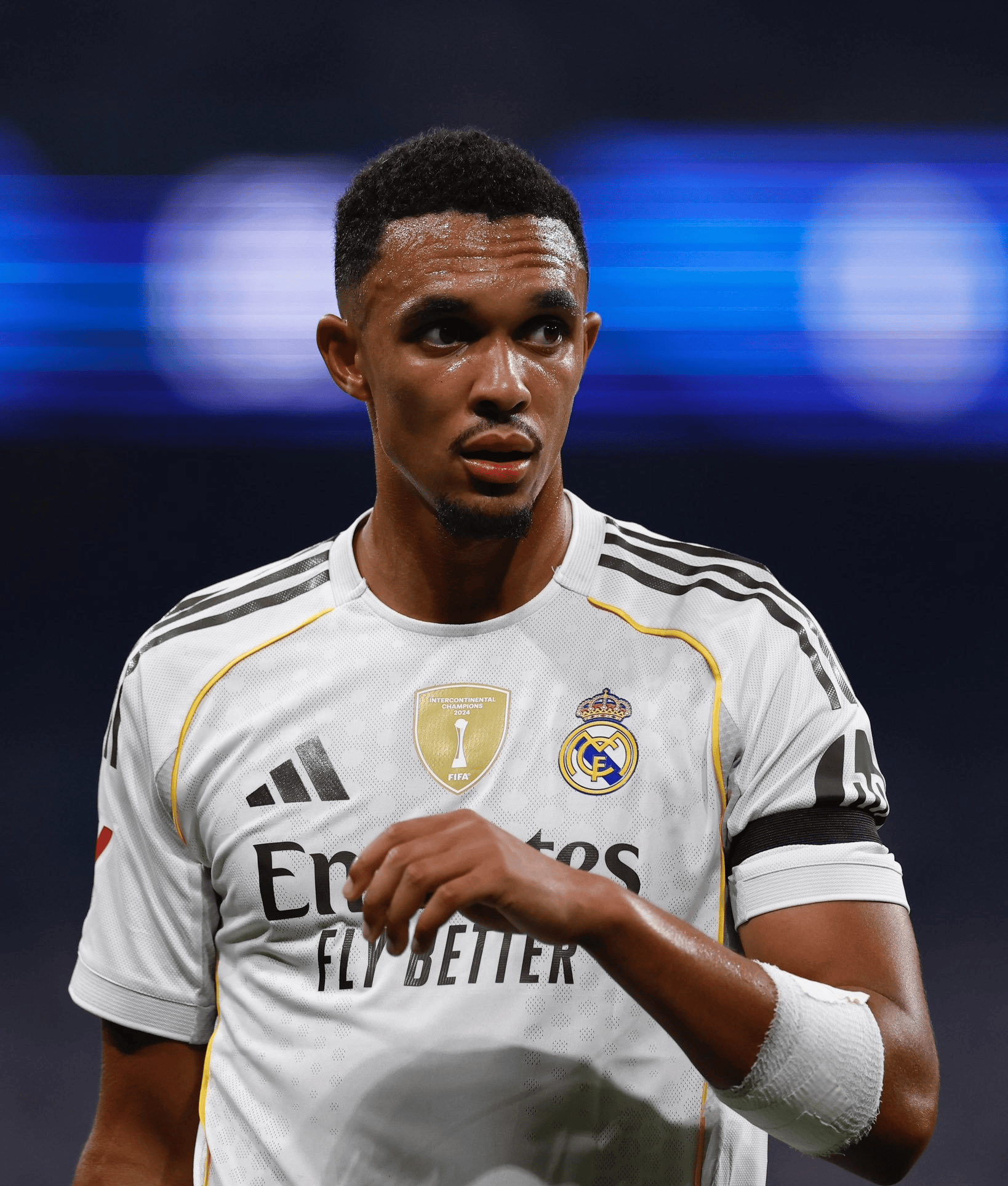 皇马：西(xī)班牙老将伤愈回归，阿诺德主力位置告急