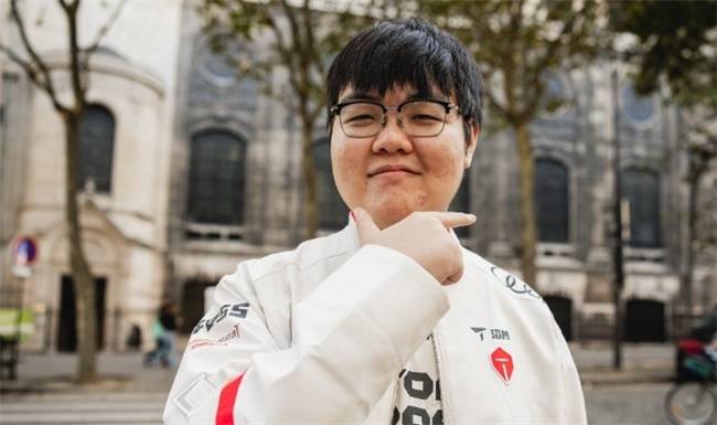 【一竞技1JingJi】LOL:FPX官宣退(tuì)出LPL賽(sài)事 369大概率休息(xī)AL全员续约