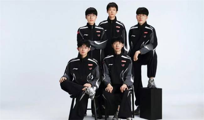 【一竞技1JingJi】LOL：LPL首支至臻全华班诞生 AL新(xīn)教练打脸Tabe