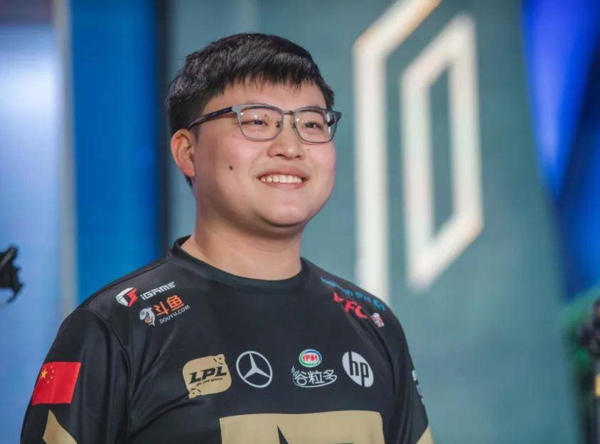 LOL主播集体遭遇(yù)瓶颈期(qī)!UZI感叹直播没人看:要(yào)是卢本伟還(hái)在就好了