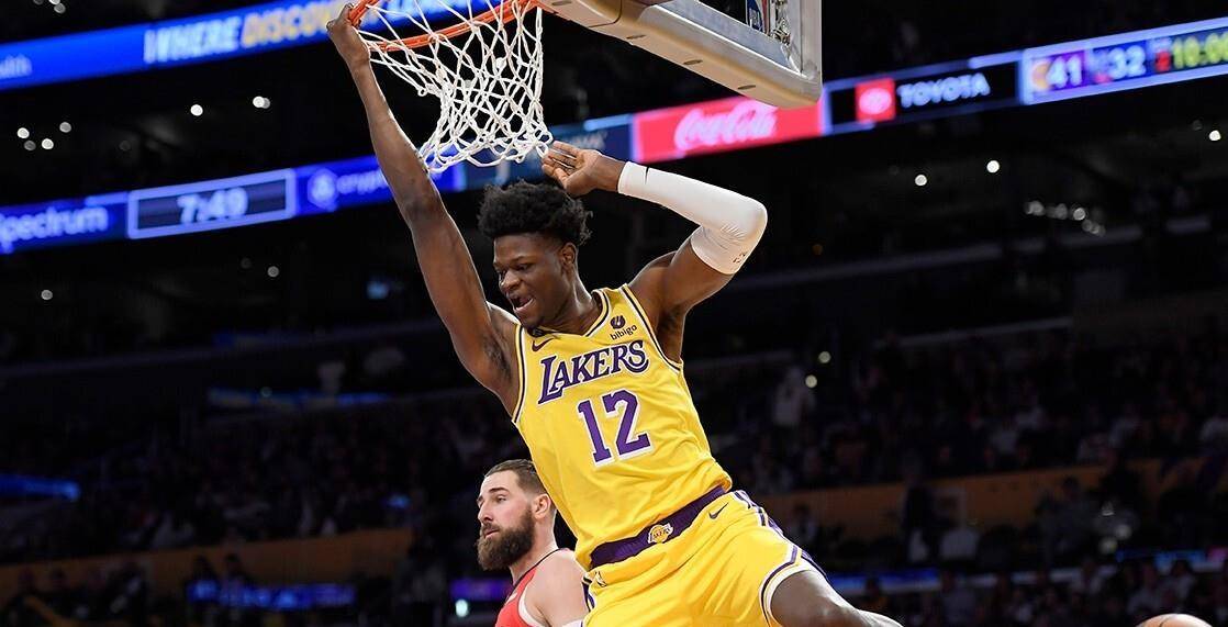 猛龙神操作：签下班(bān)巴7天就裁，竟为再用10天合同签回！6号秀的NBA流浪记